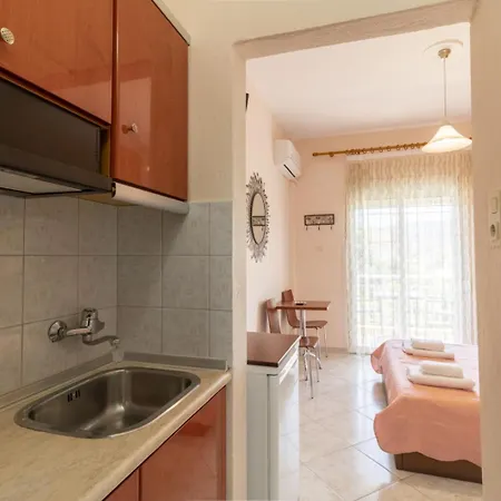 Apartment Iliadis House *